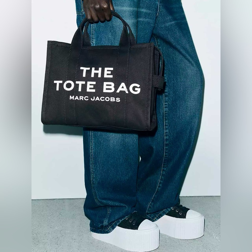 Marc Jacobs The Tote Bag Black Canvas - Picture 9 of 10